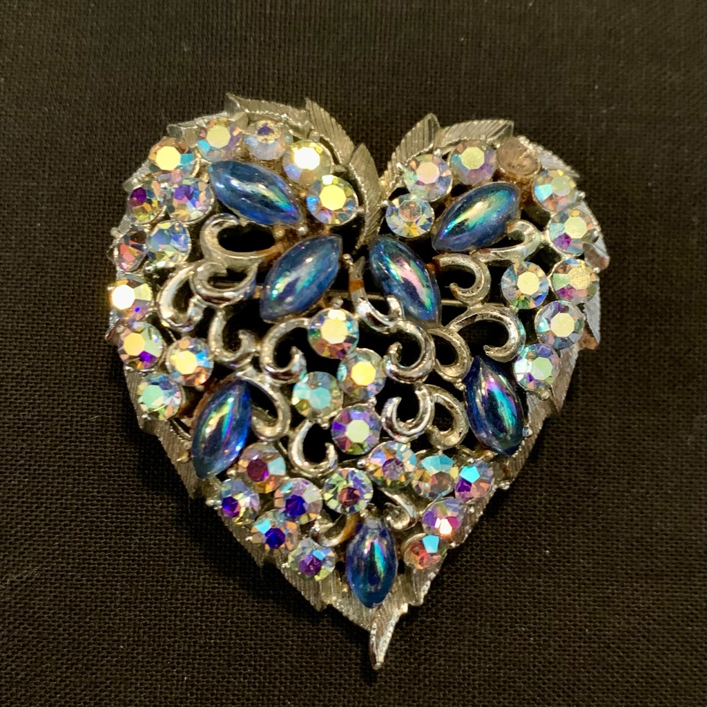 Vintage Coro Brooch-Pegasus Heart Shaped Brooch With Blue-Ab Rhinestones 90$